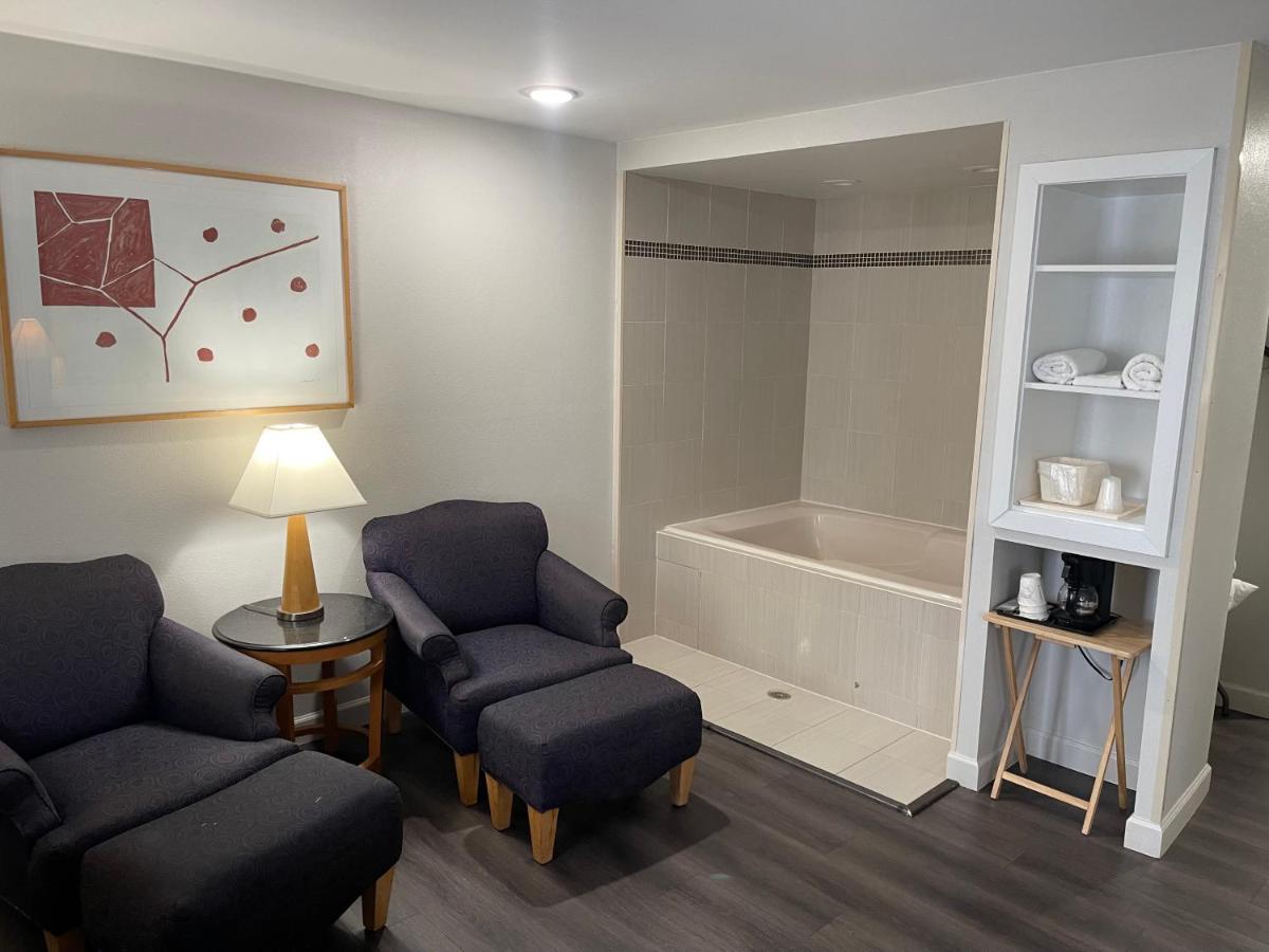 Baymont By Wyndham Branford/New Haven Hotel Ngoại thất bức ảnh